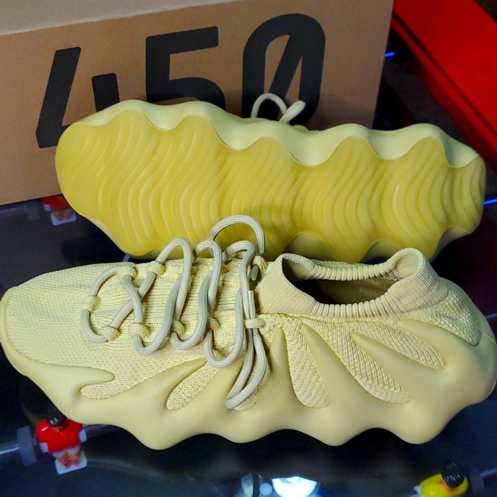 Yeezy 450 - Picture 7 of 11